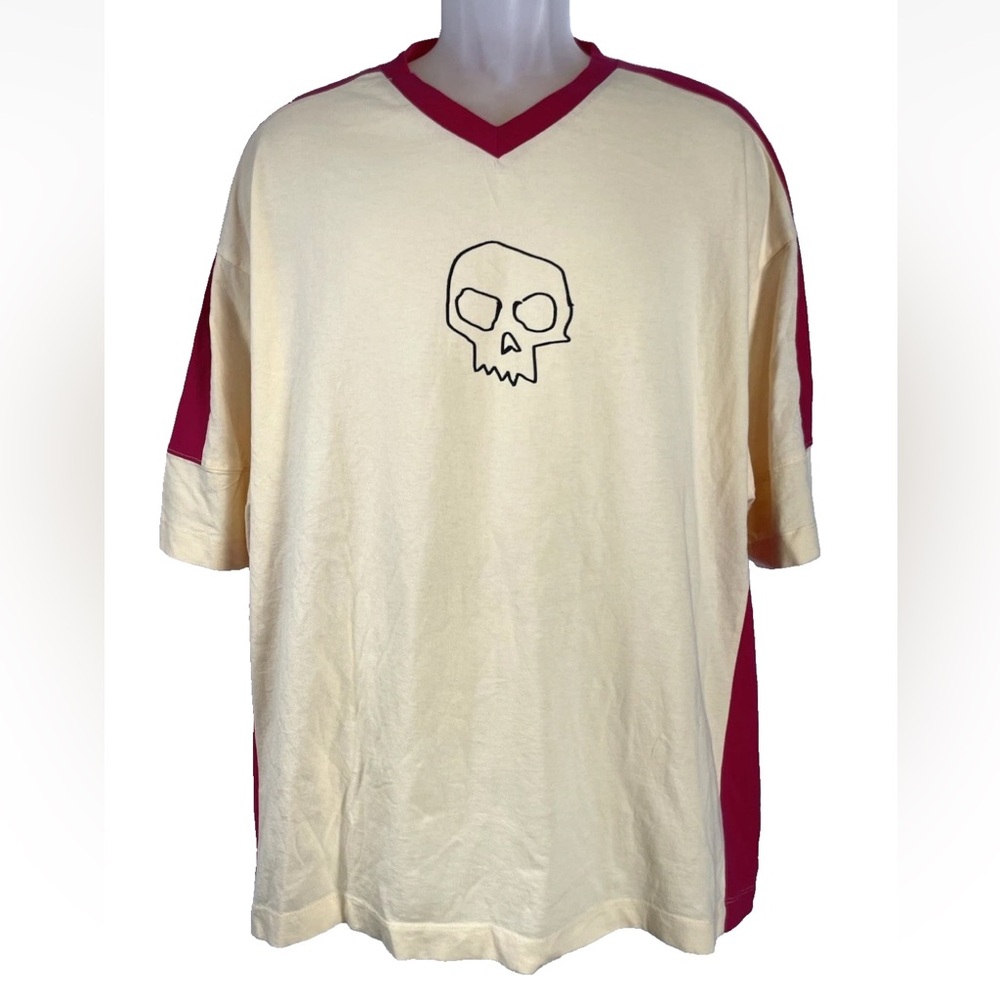 New Urban‎ Outfitters Skull Crossbones Men’s Size L Large T Shirt Top Red Cream